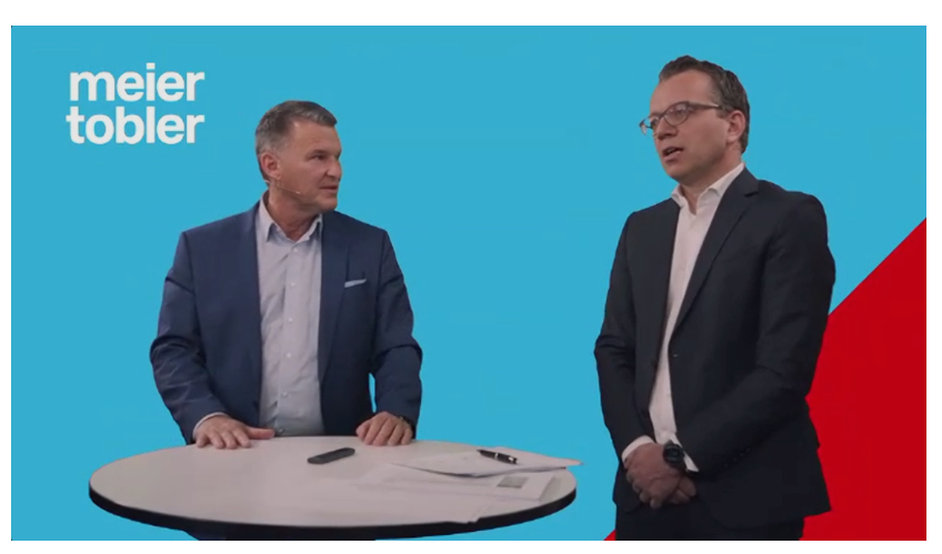 CEO Roger Basler (mit Einstecktuch) und CFO Lukas Leuenberger (ohne Einstecktuch) führten am 3.3.2022 an einer Online-Konferenz durch die Jahresbilanz von Meier Tobler.