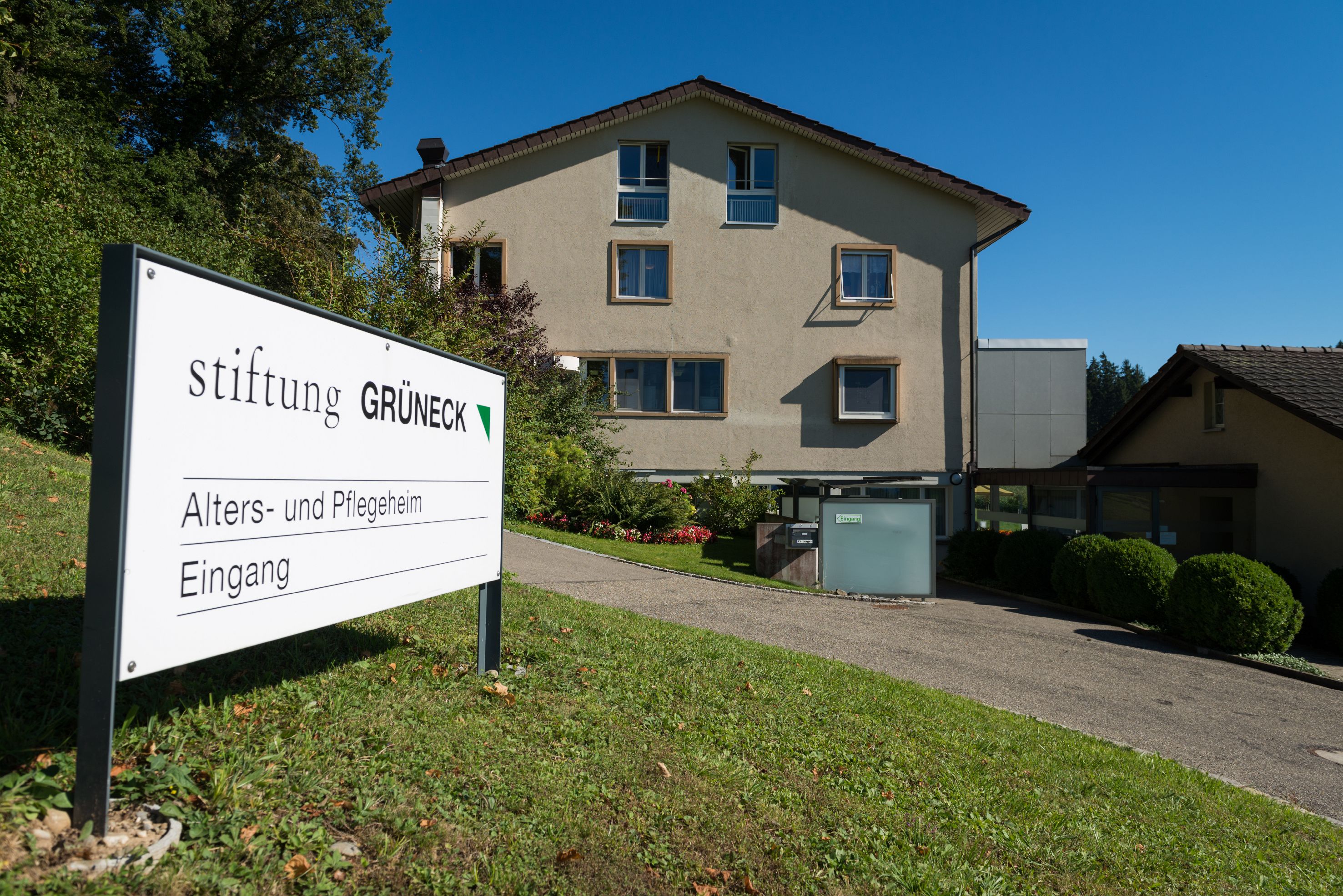 13984954-9 Das Alters- und Pflegeheim Grüneck in Ottikon durchlebt unruhige Zeiten. Allerdings nicht auf den Gängen oder in den Zimmern, sondern bei der Führungsetage. (Archiv)